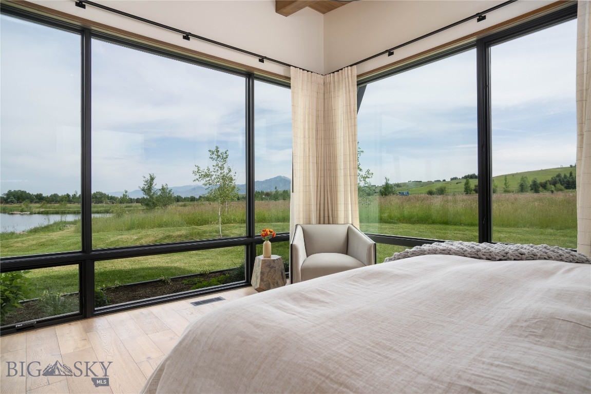 240 Horsetail Road
