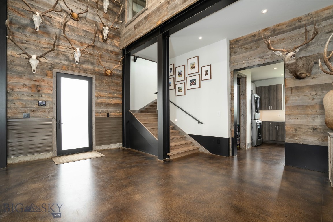 240 Horsetail Road