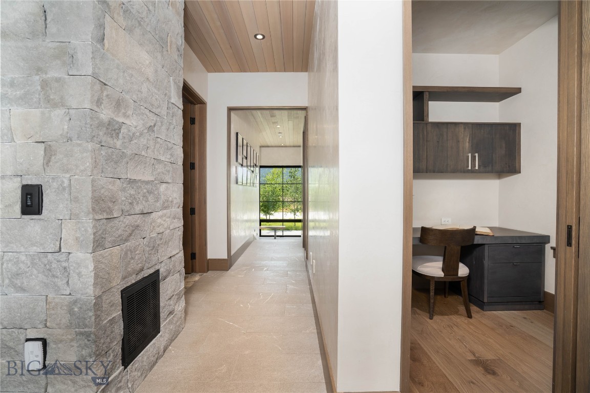 240 Horsetail Road