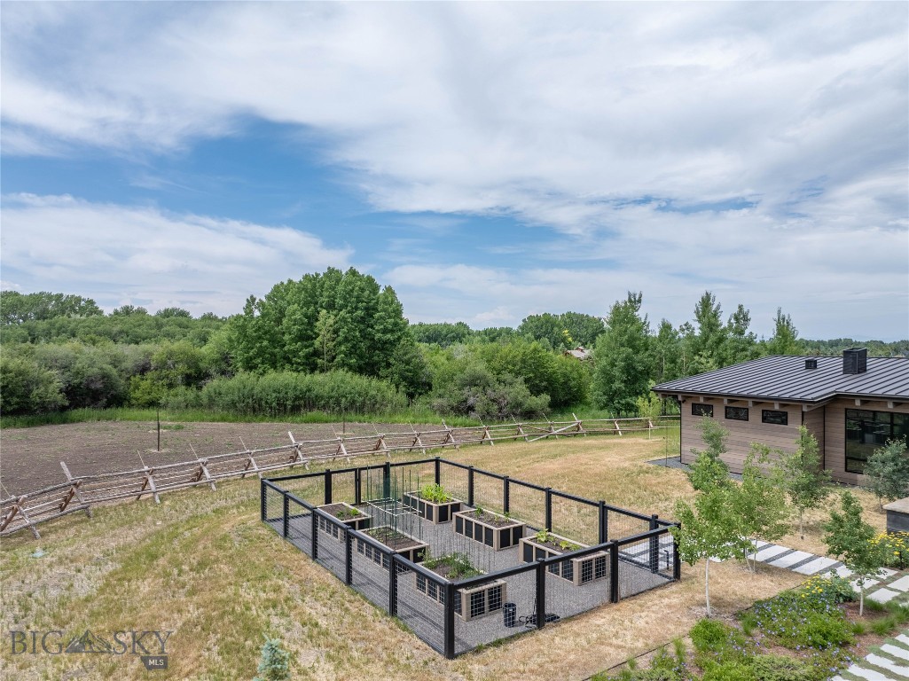 240 Horsetail Road