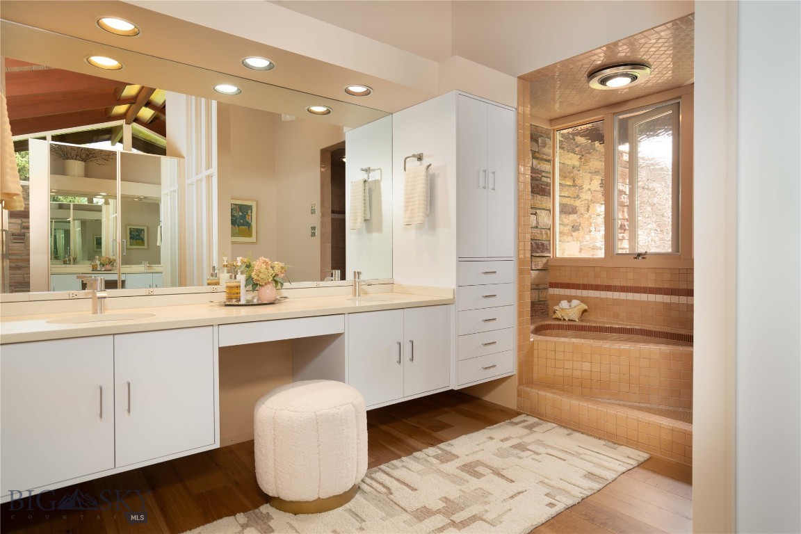 2516 Spring Creek Drive