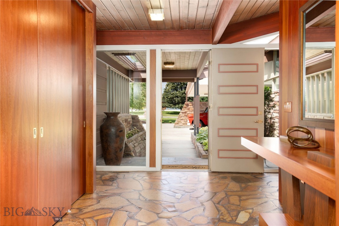 2516 Spring Creek Drive