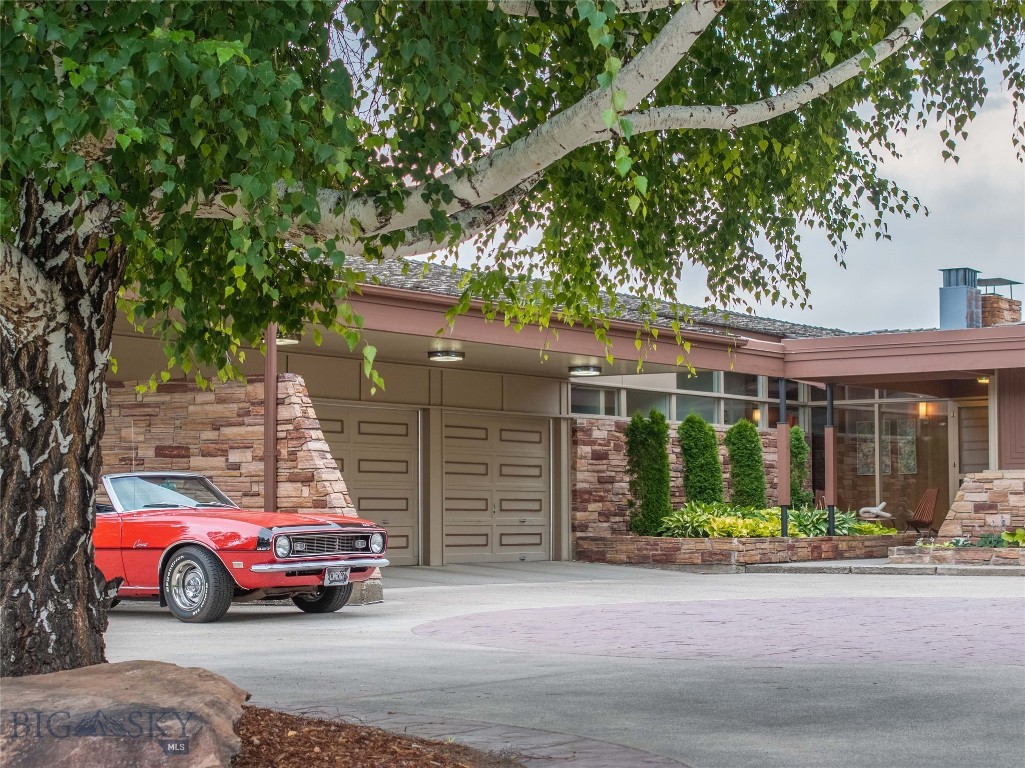 2516 Spring Creek Drive