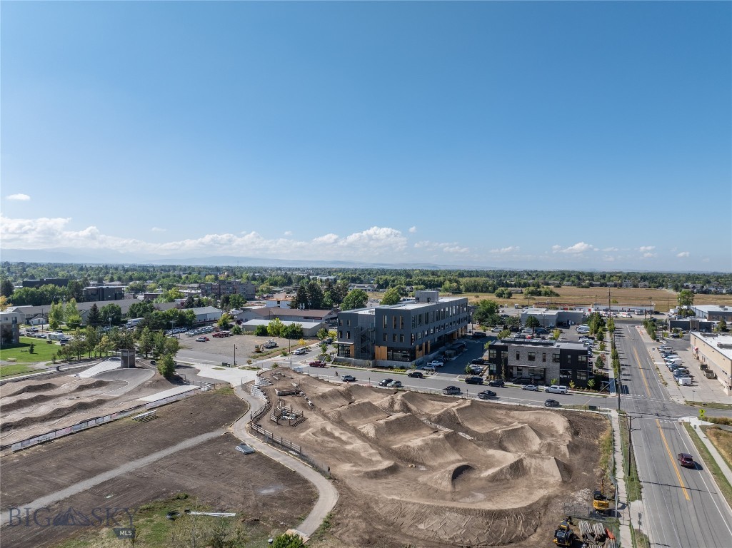 515 W Aspen 320