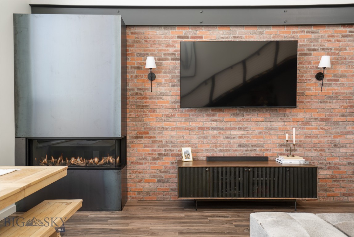 515 W Aspen 320