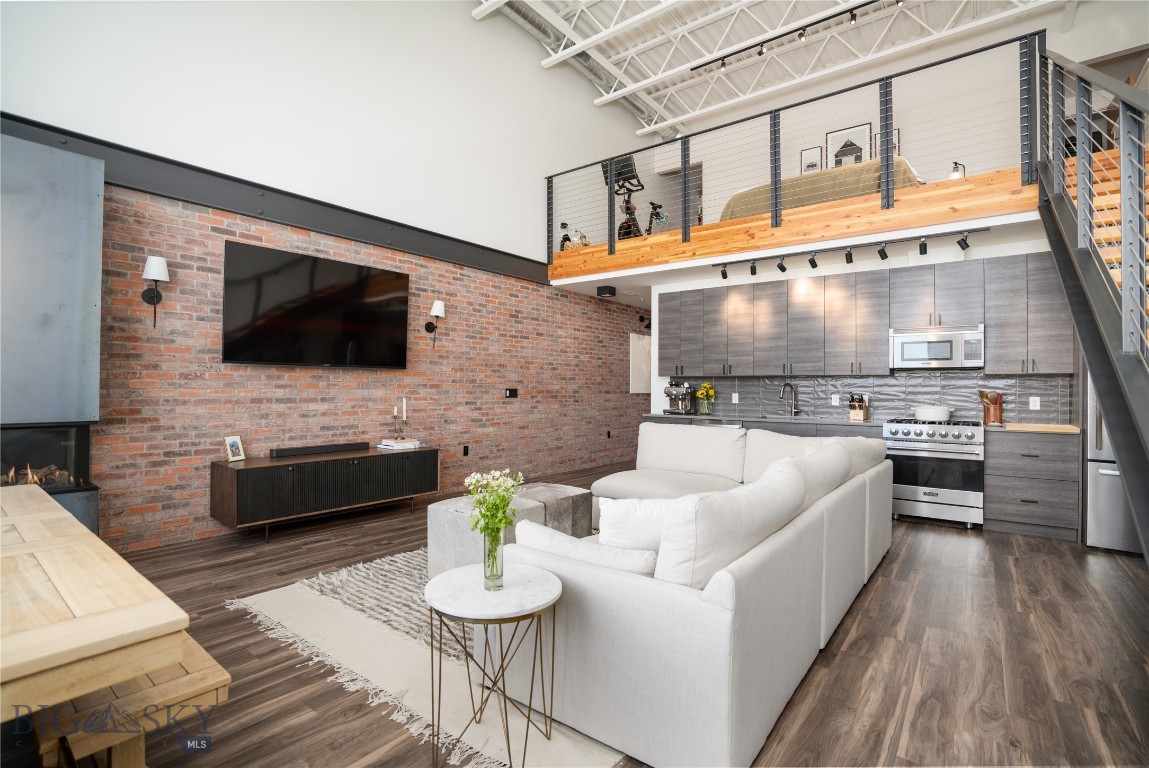 515 W Aspen 320