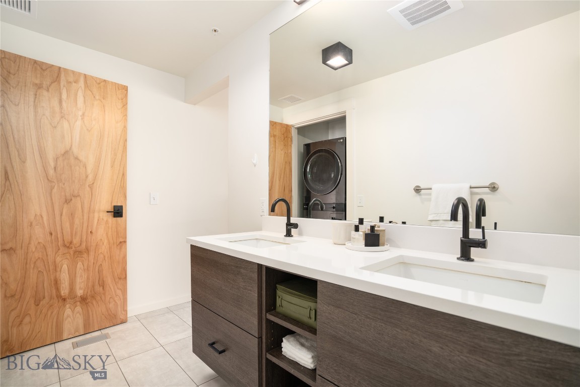 515 W Aspen 320