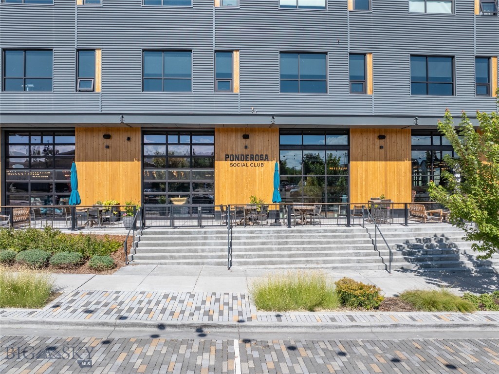515 W Aspen 320