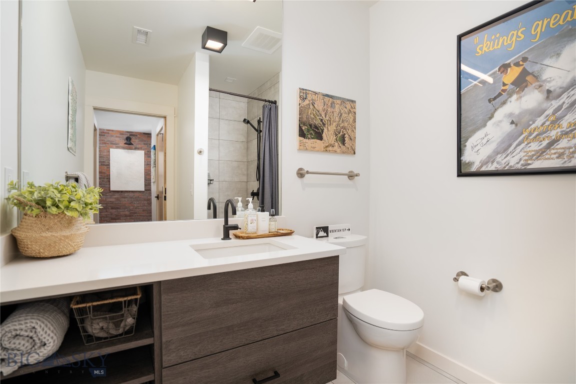 515 W Aspen 320