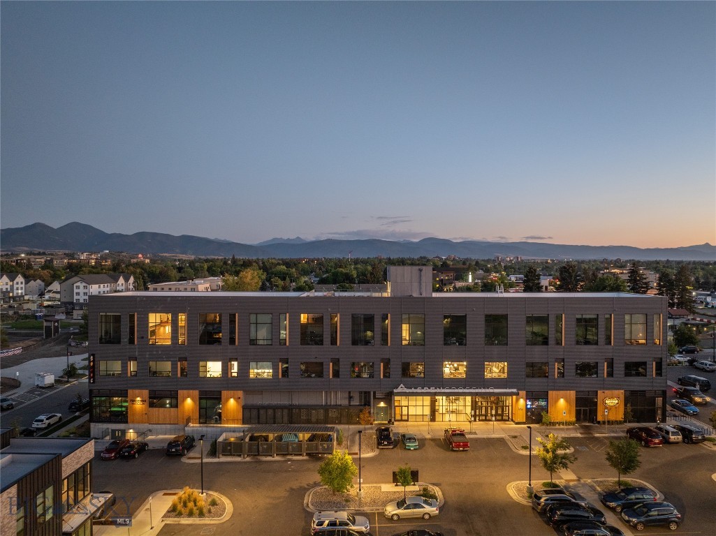 515 W Aspen 320
