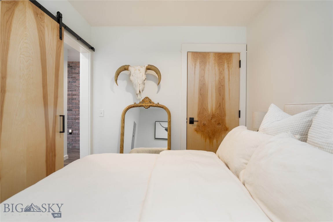 515 W Aspen 320