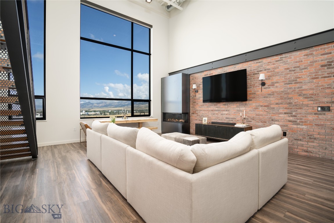 515 W Aspen 320