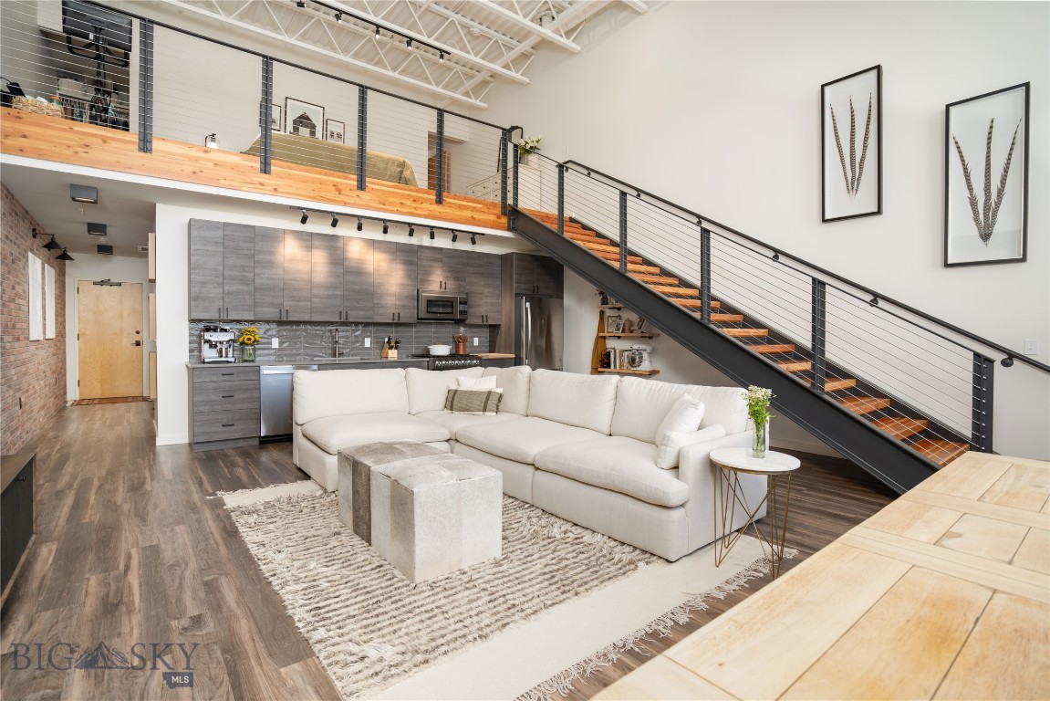 515 W Aspen 320