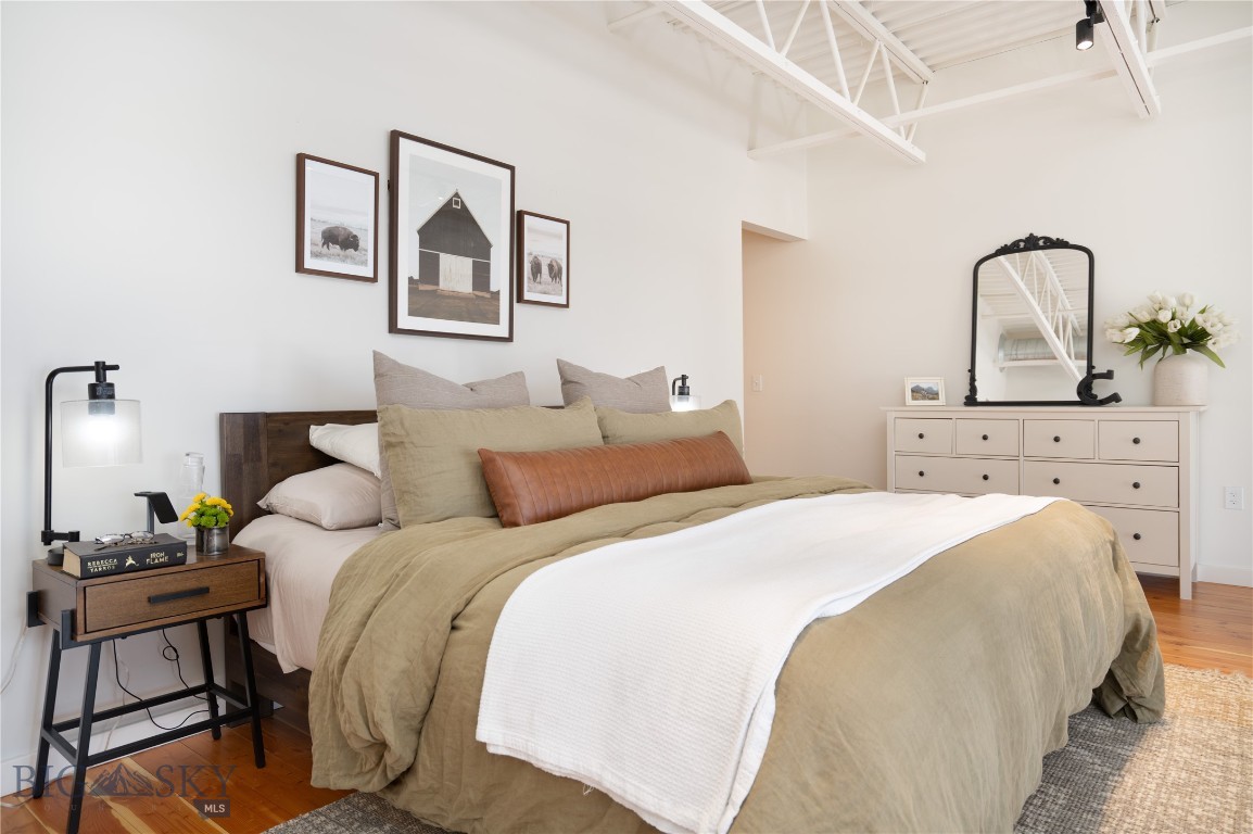 515 W Aspen 320