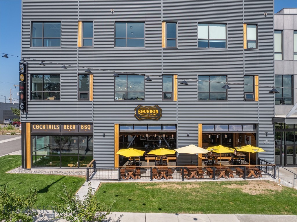 515 W Aspen 320