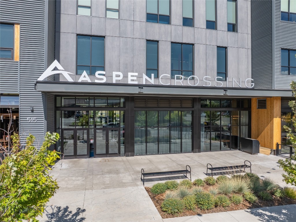 515 W Aspen 320