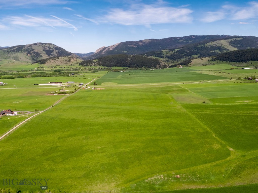 1903 Mount Ellis Lane