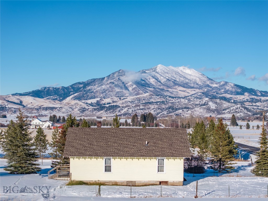 1903 Mount Ellis Lane