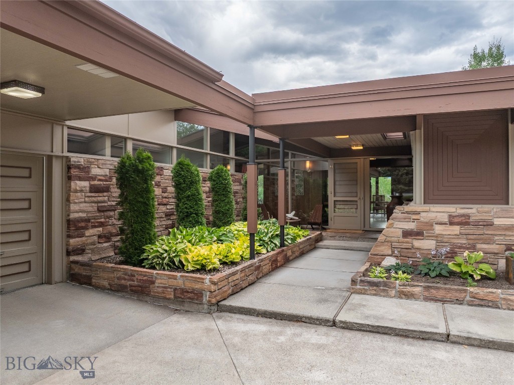 2516 Spring Creek Drive