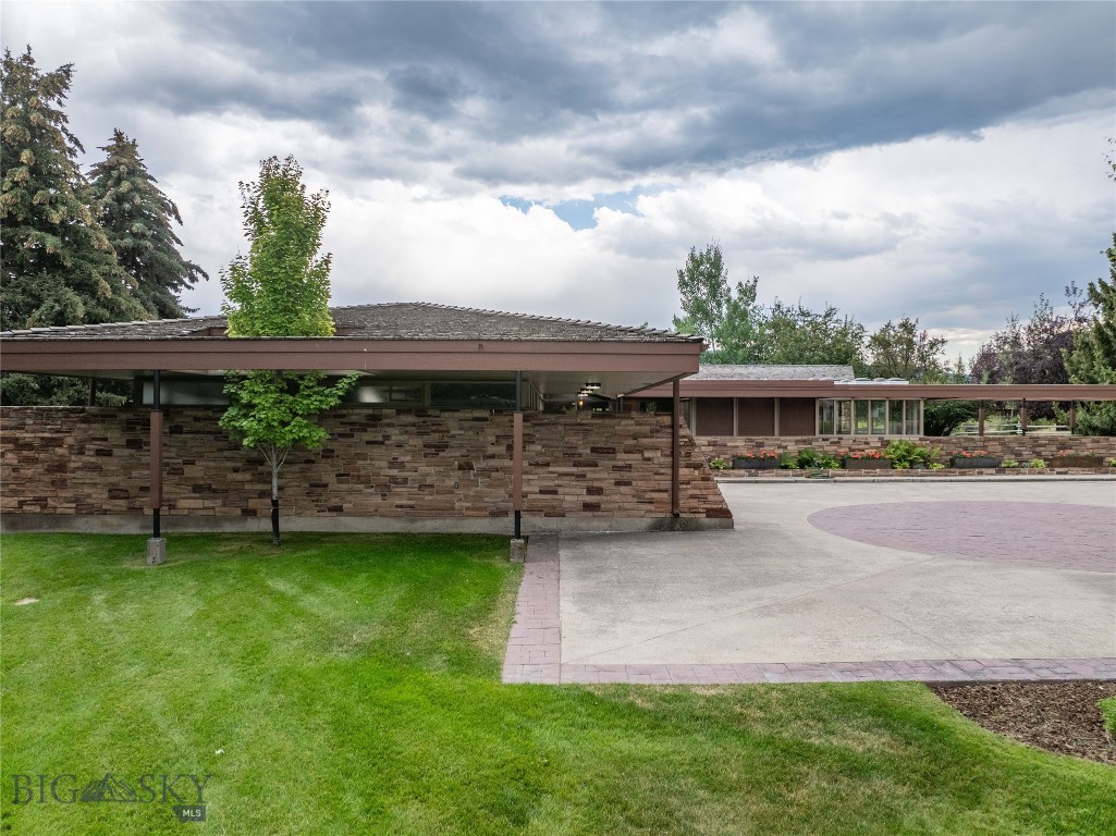 2516 Spring Creek Drive