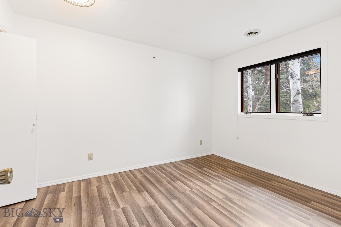 2200 W Dickerson Street 76