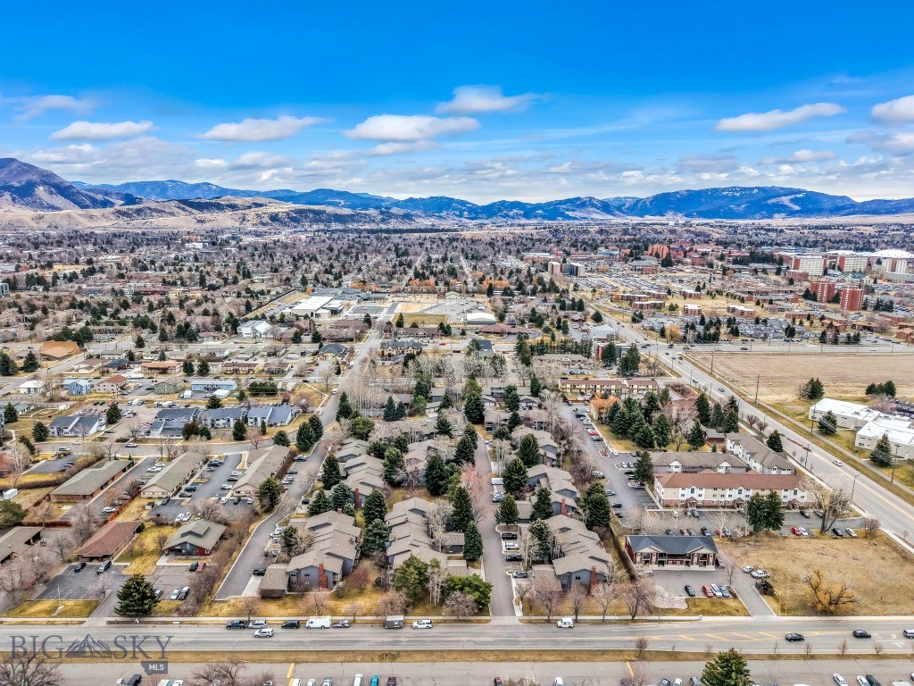 2200 W Dickerson Street 76