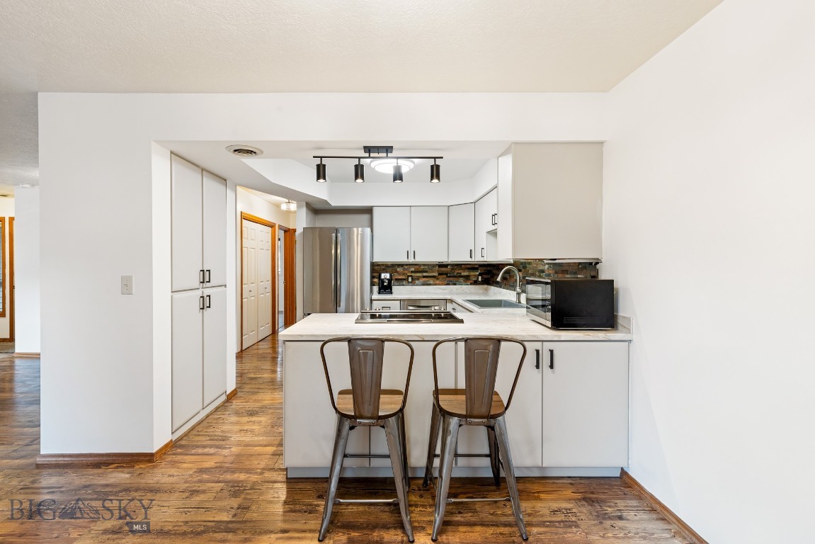 2200 W Dickerson Street 76