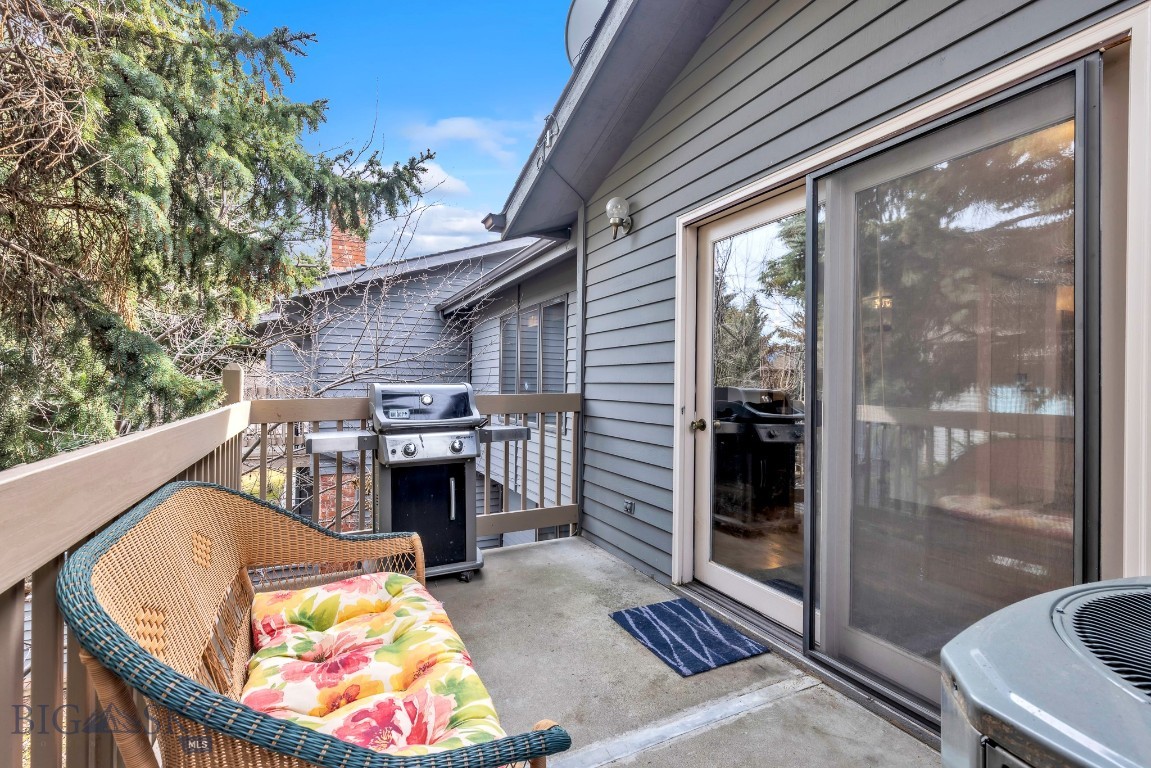 2200 W Dickerson Street 76