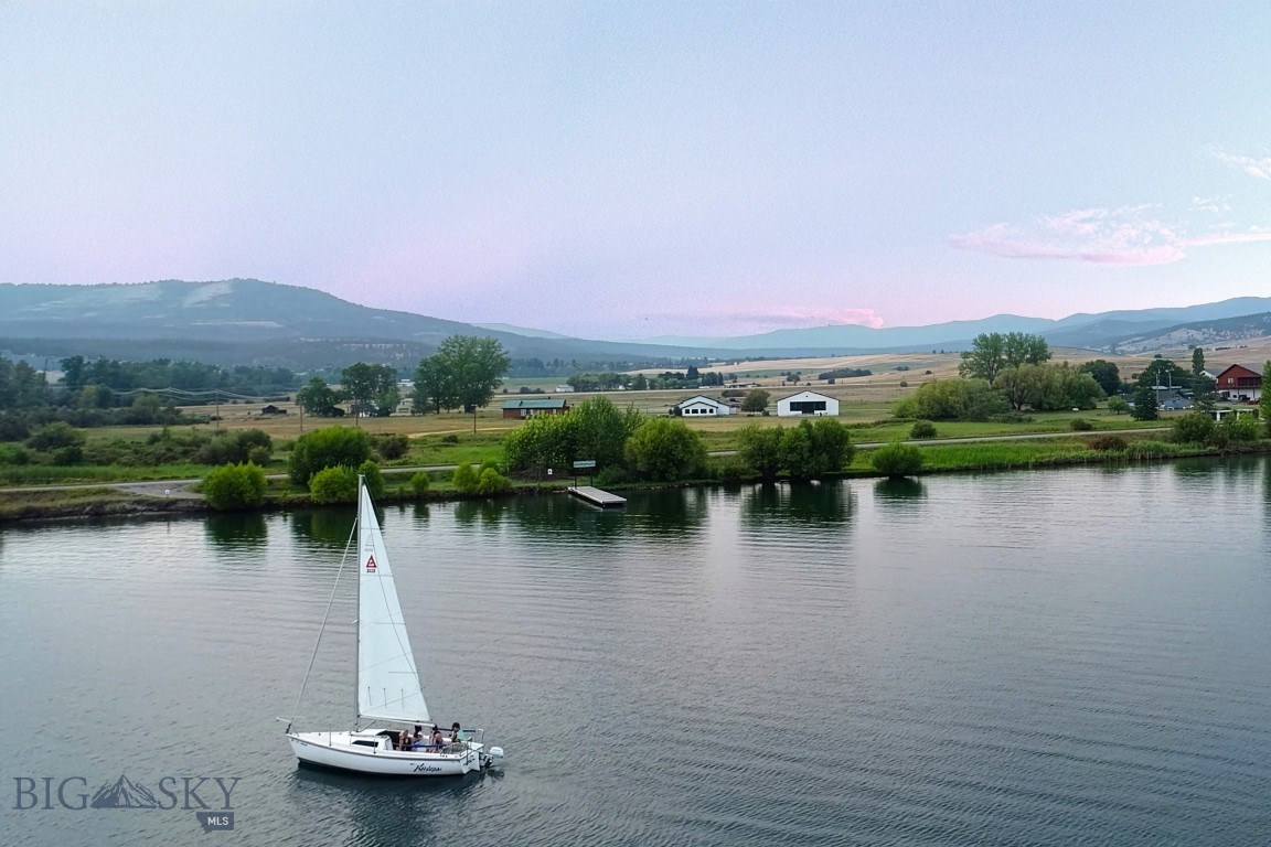 43793 Pinot Noir Loop