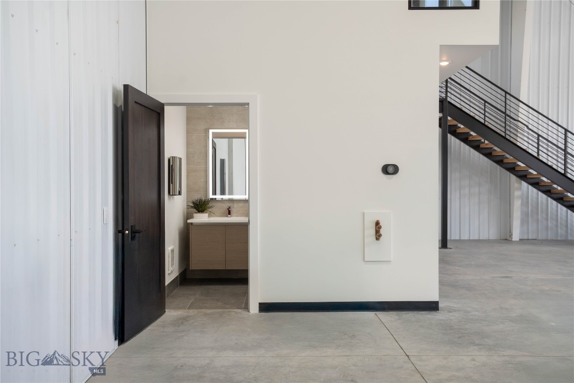 850 Gallatin Field Road Hanger SY1