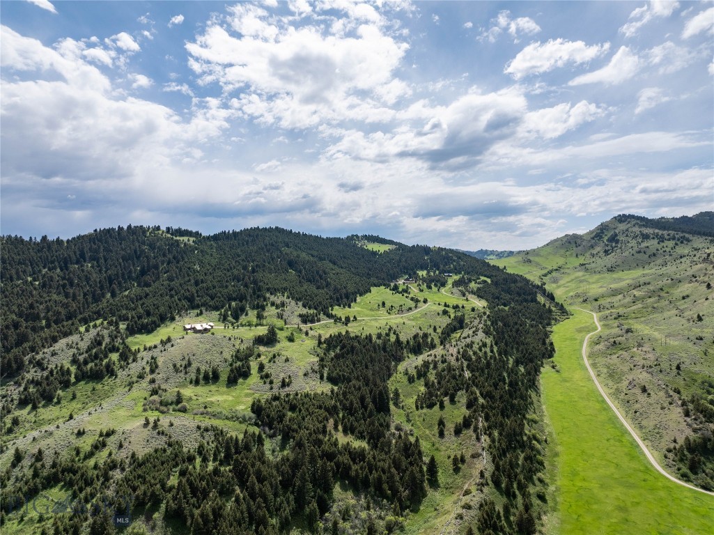 94 Skyband Trail