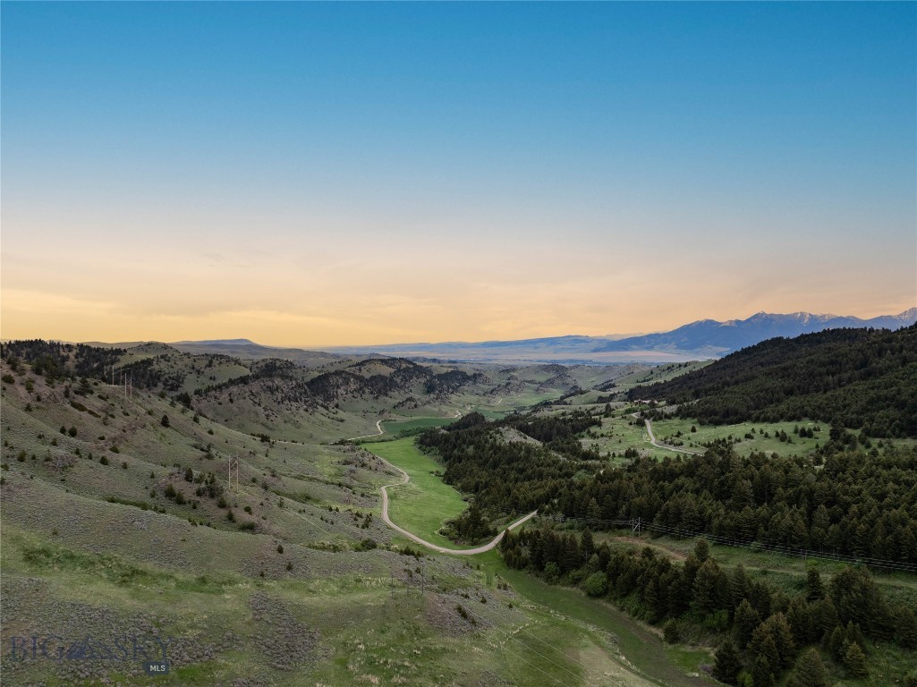94 Skyband Trail