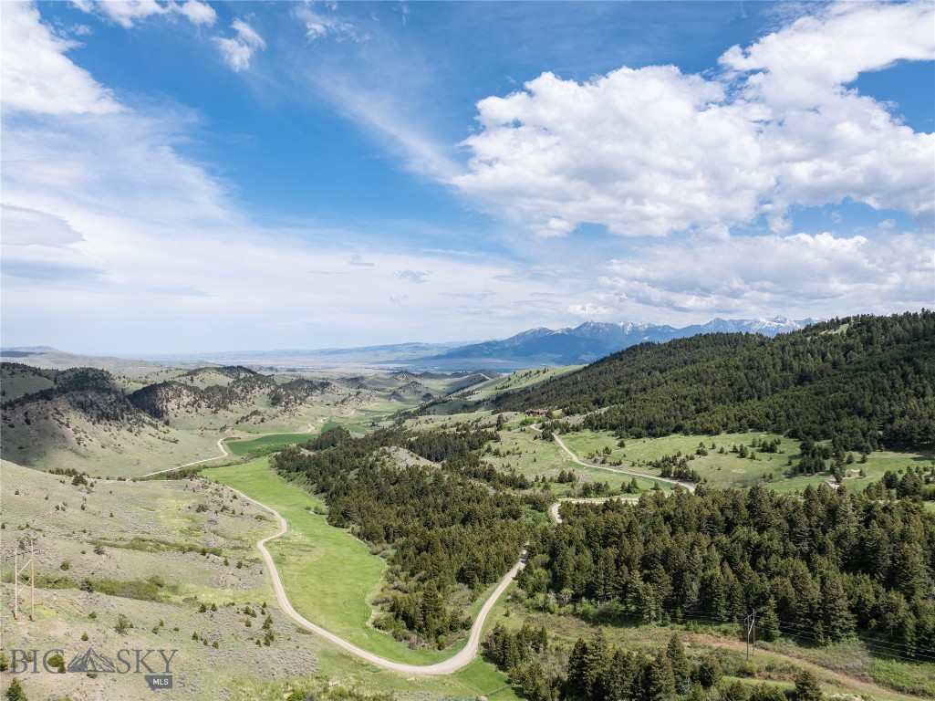 94 Skyband Trail