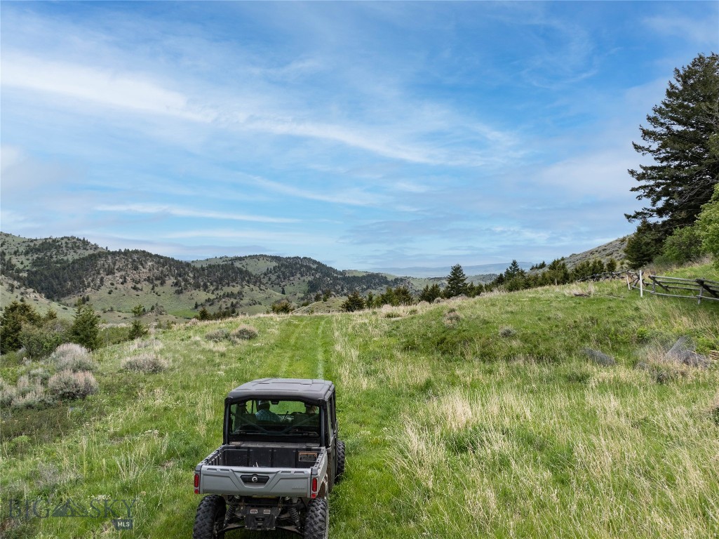 94 Skyband Trail
