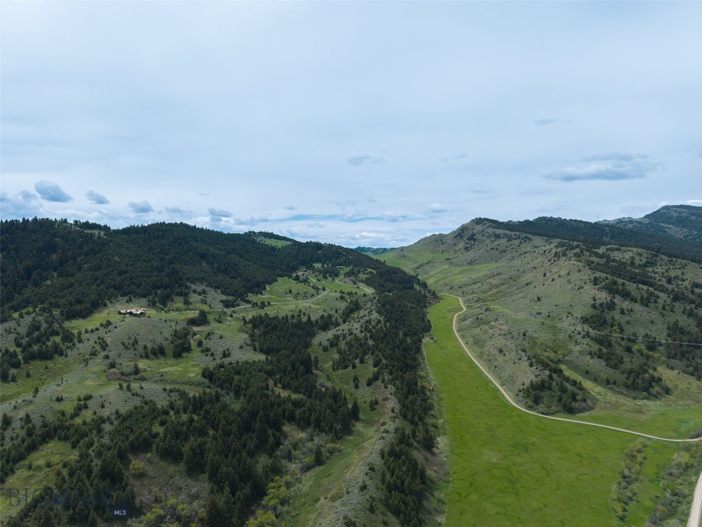94 Skyband Trail