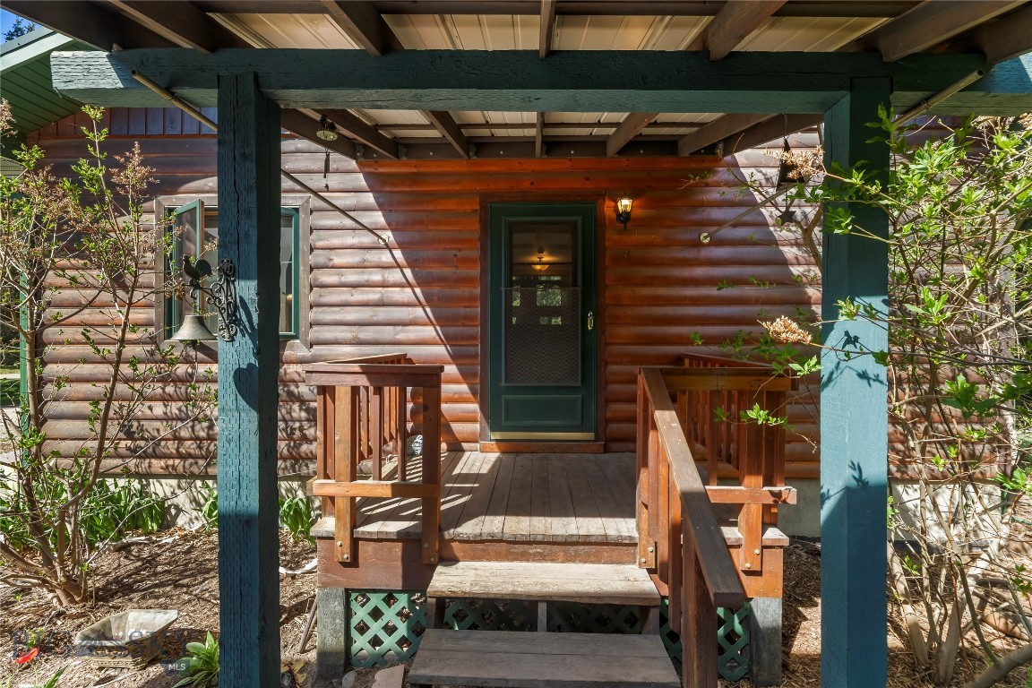 283 S Rock Creek Road