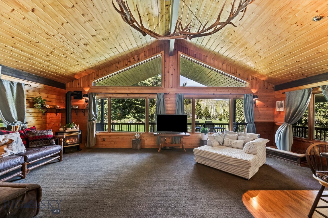 283 S Rock Creek Road