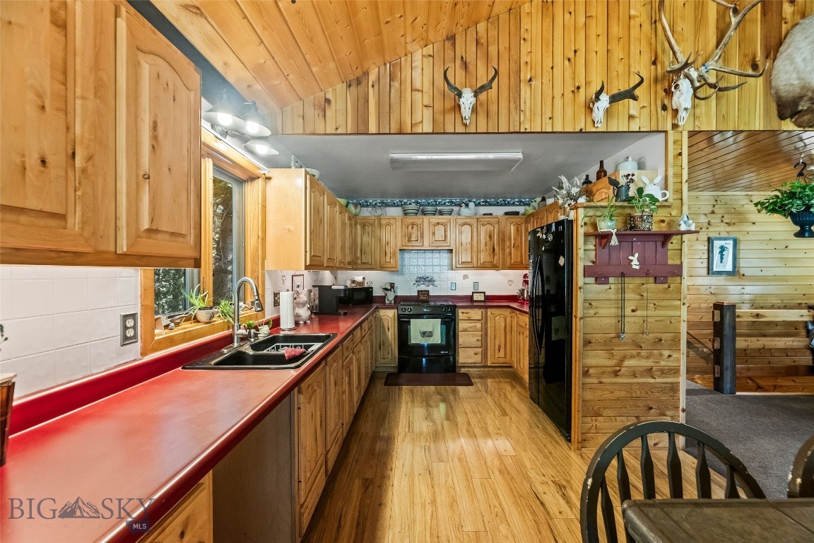 283 S Rock Creek Road