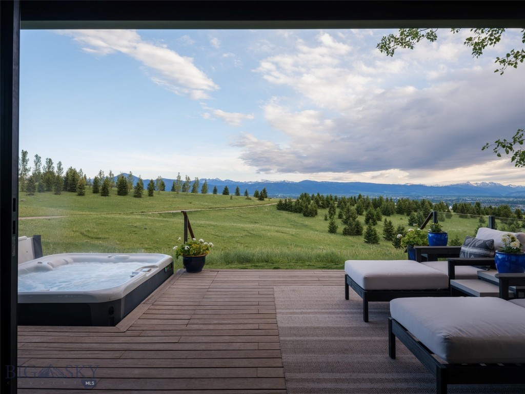2375 Whitetail Road