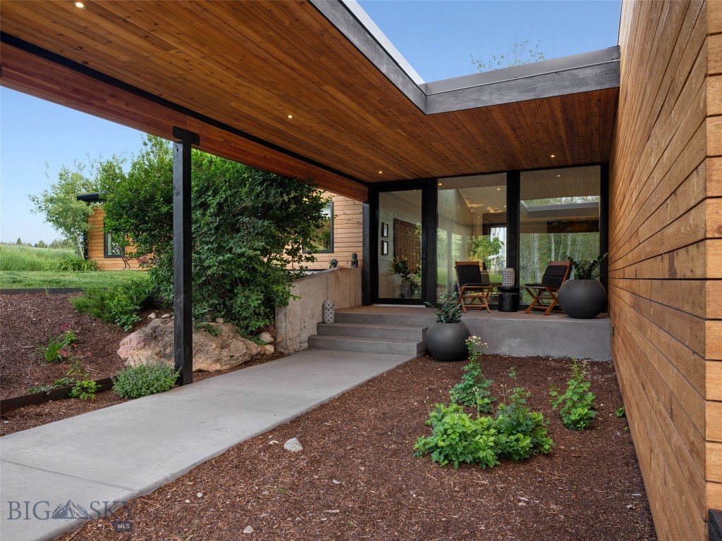 2375 Whitetail Road
