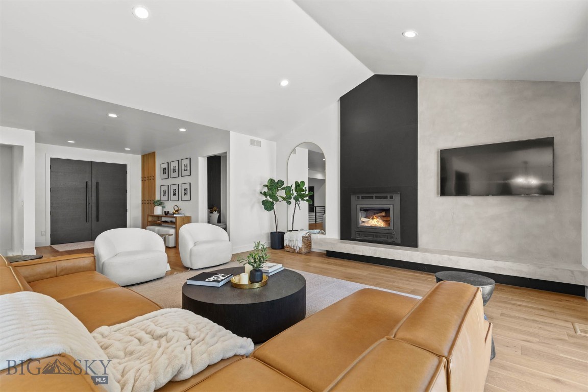 55 Summer Ridge Rd
