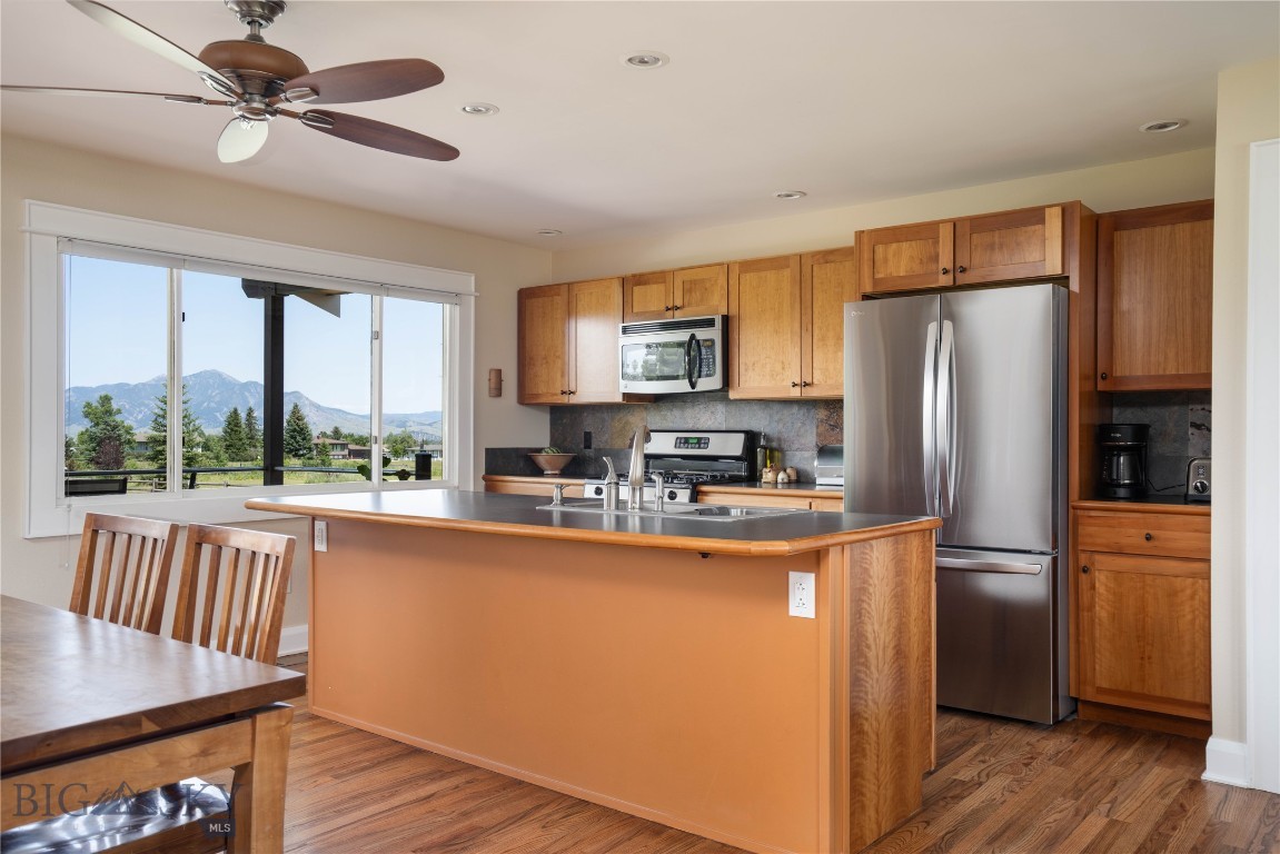1703 Park View Place