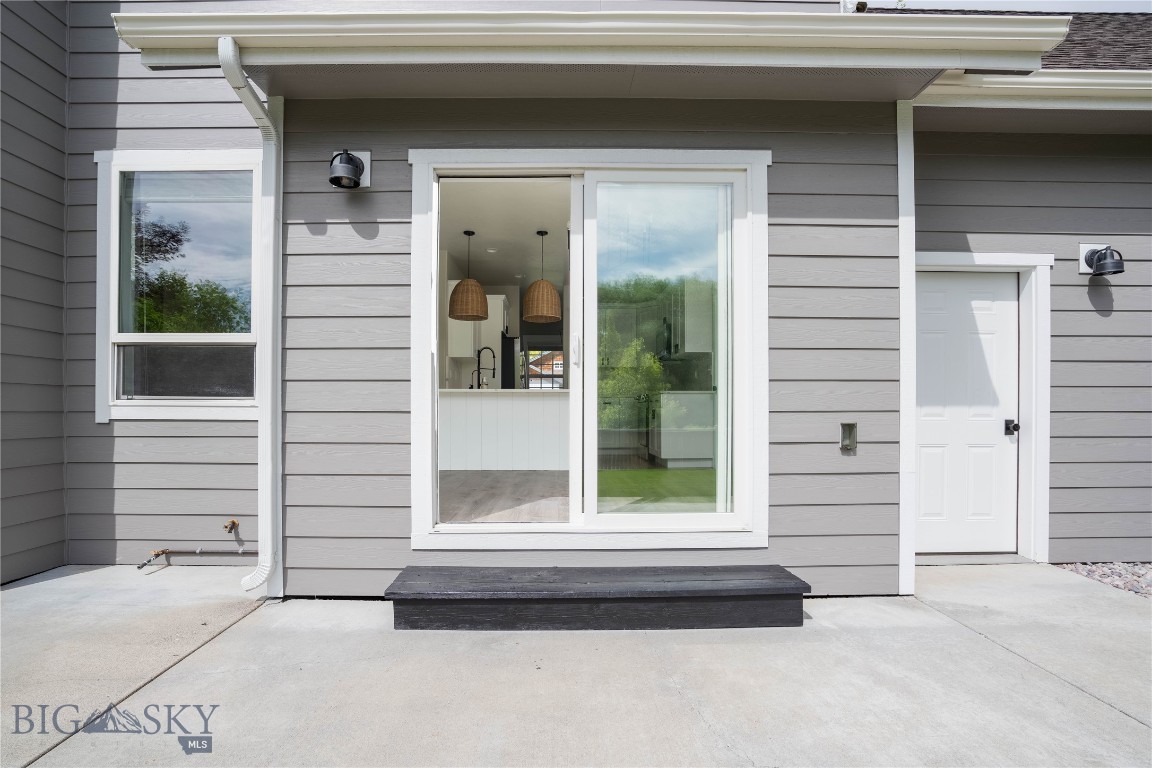 3174 Madrona Lane
