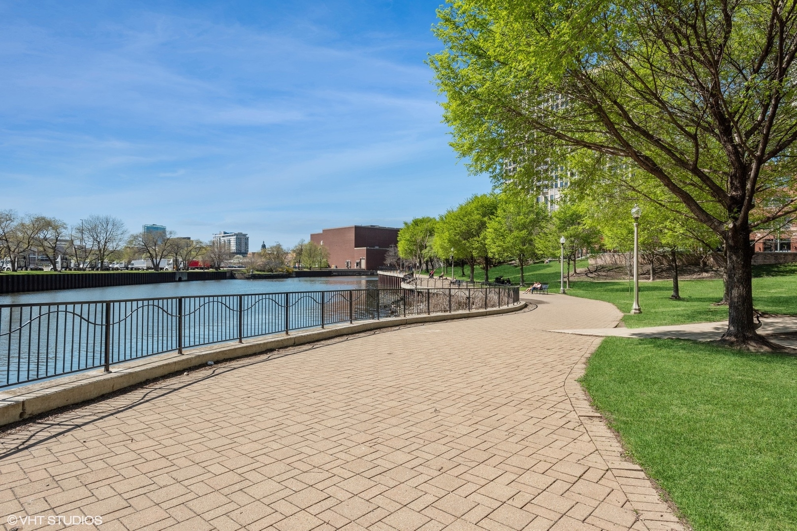 600 N Kingsbury Street Unit: 301