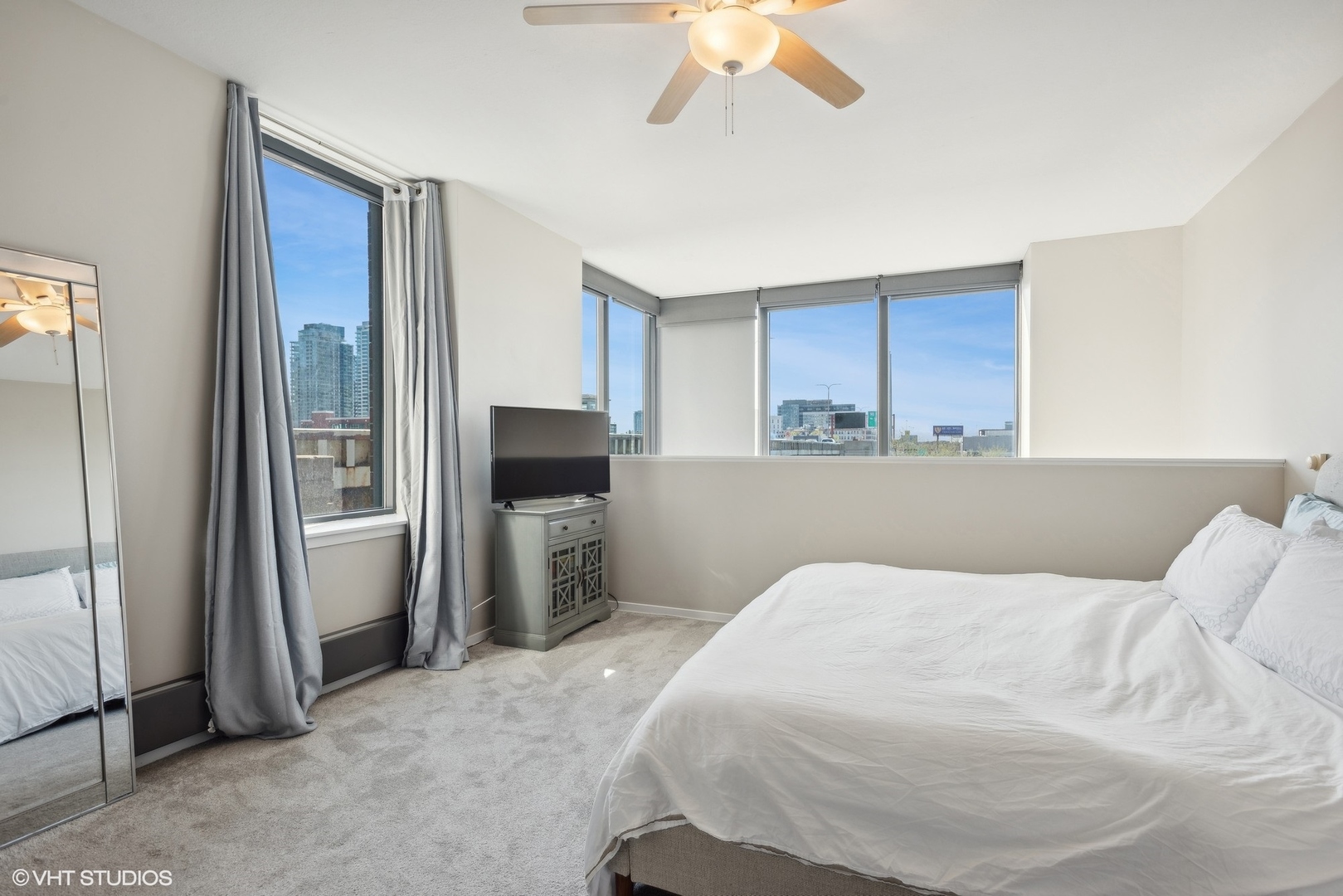 600 N Kingsbury Street Unit: 301
