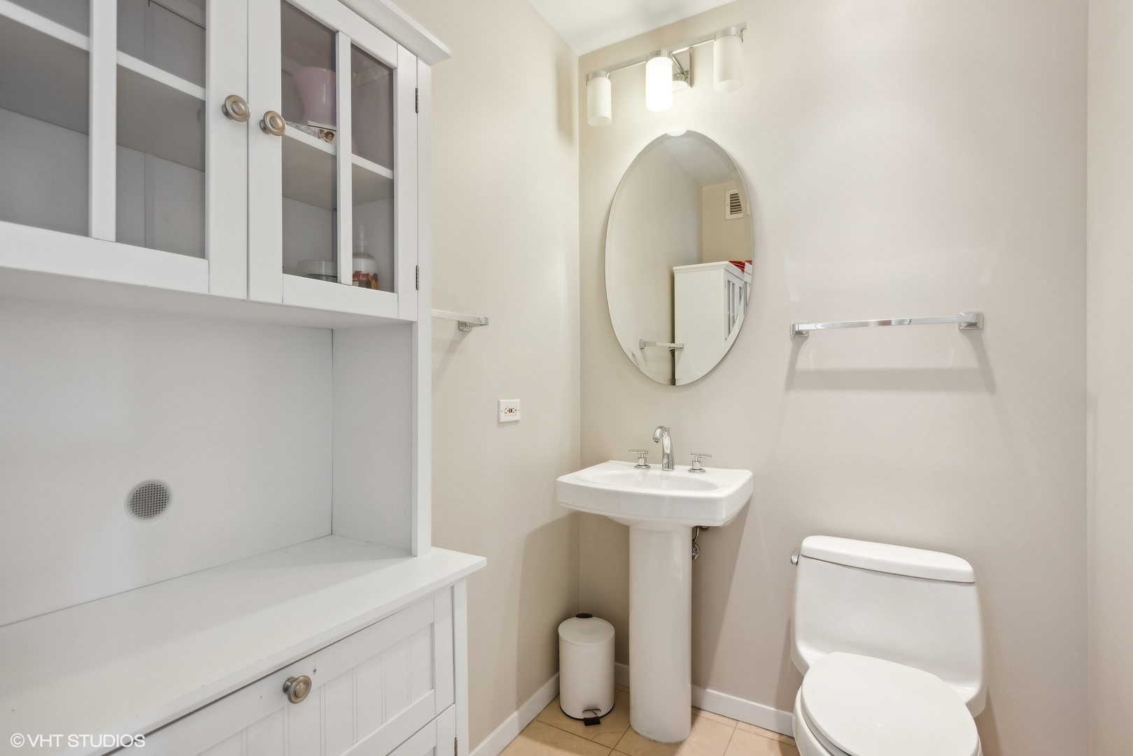 600 N Kingsbury Street Unit: 301