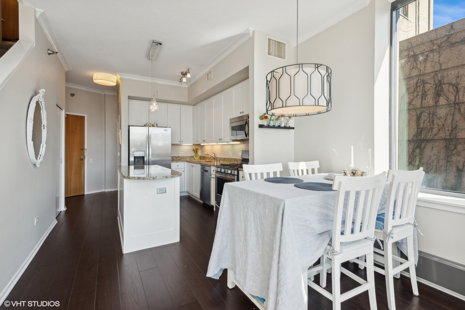 600 N Kingsbury Street Unit: 301