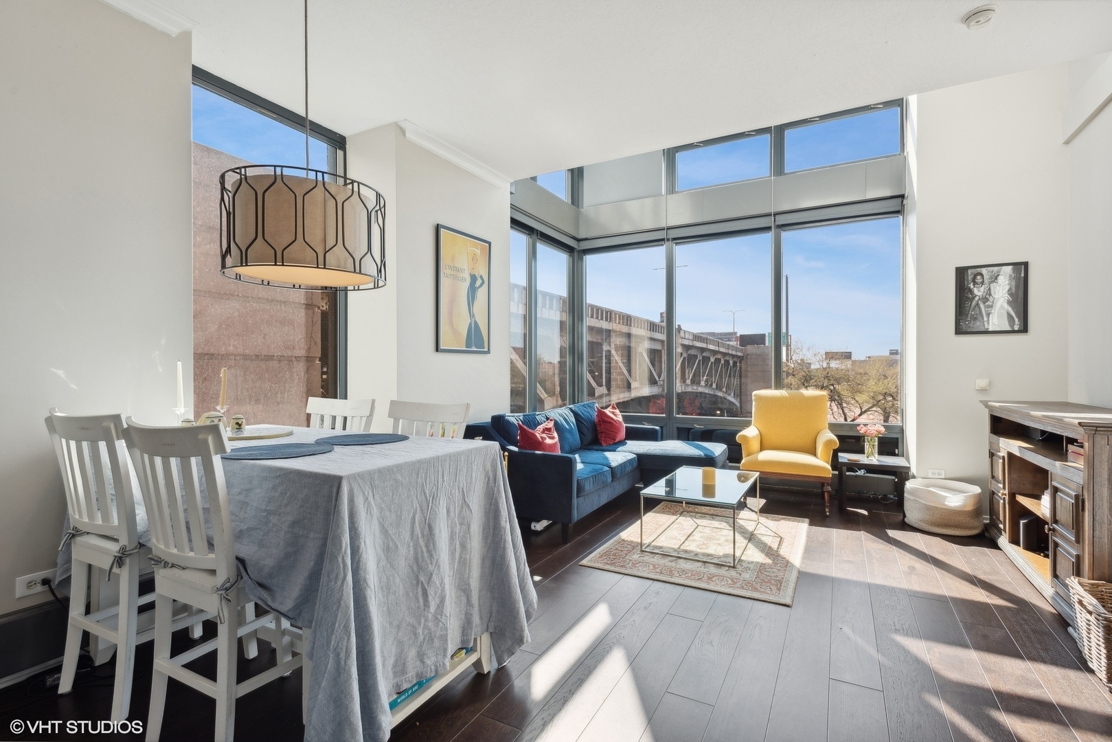 600 N Kingsbury Street Unit: 301