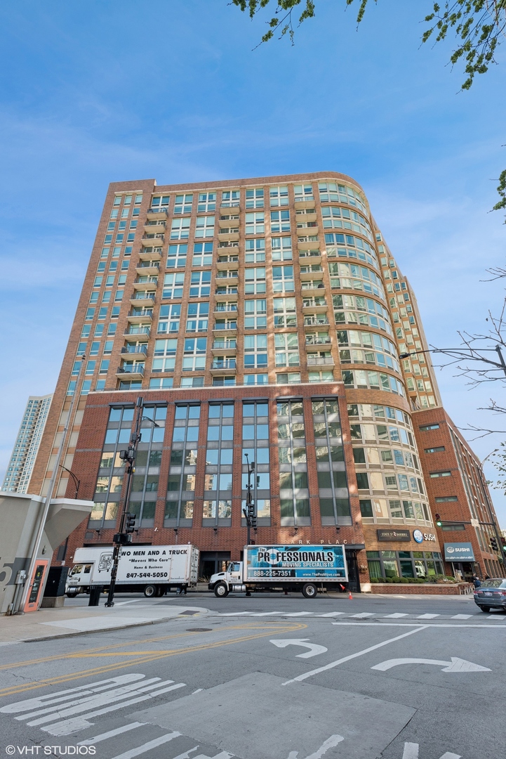600 N Kingsbury Street Unit: 301