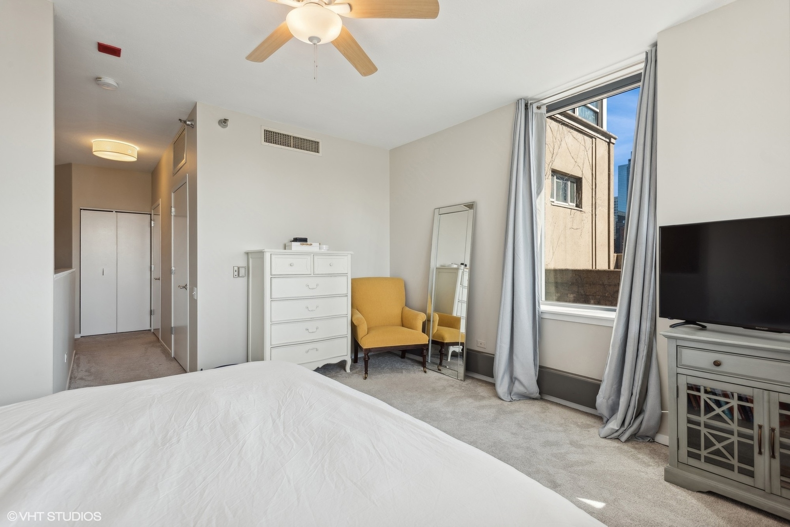 600 N Kingsbury Street Unit: 301